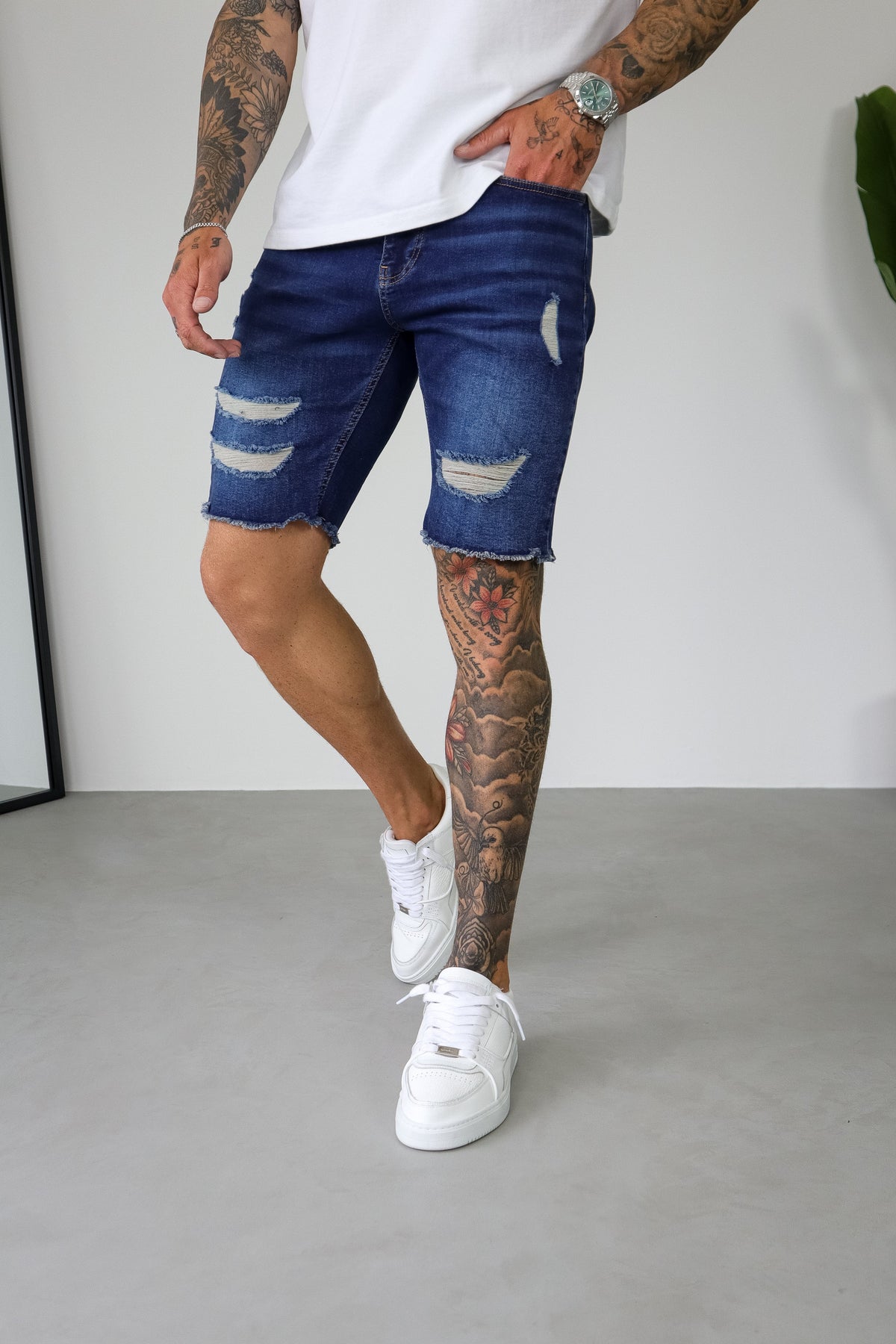SLIM DENIM SHORT - DARK BLUE RIPPED